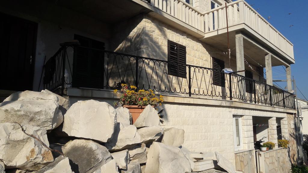 Apartments Nikola Пучишча Екстериор снимка