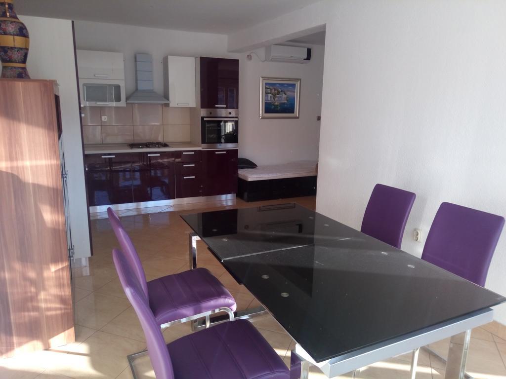 Apartments Nikola Пучишча Екстериор снимка